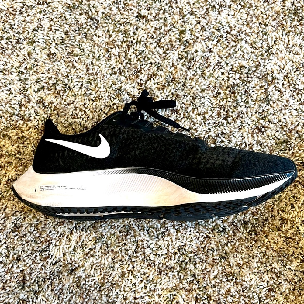 Nike mens black running shoes - ZOOM PEGASUS 37
